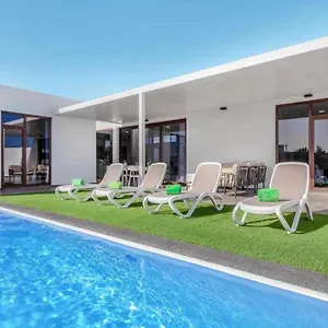 https://villa-ponzos.in-canary-islands.com