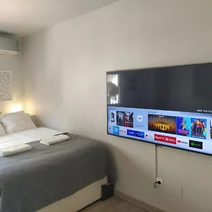 Acogedor Y Moderno Estudio En Capuchinos Málaga