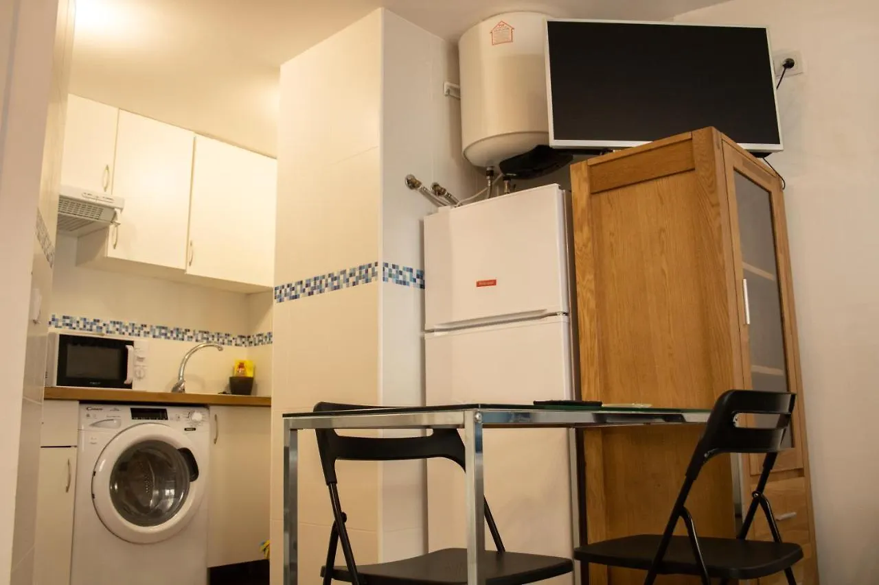 Malagueña Salerosa Apartamento - casa mata de 1 a 4 dormitorios con terraza o patio propio Málaga