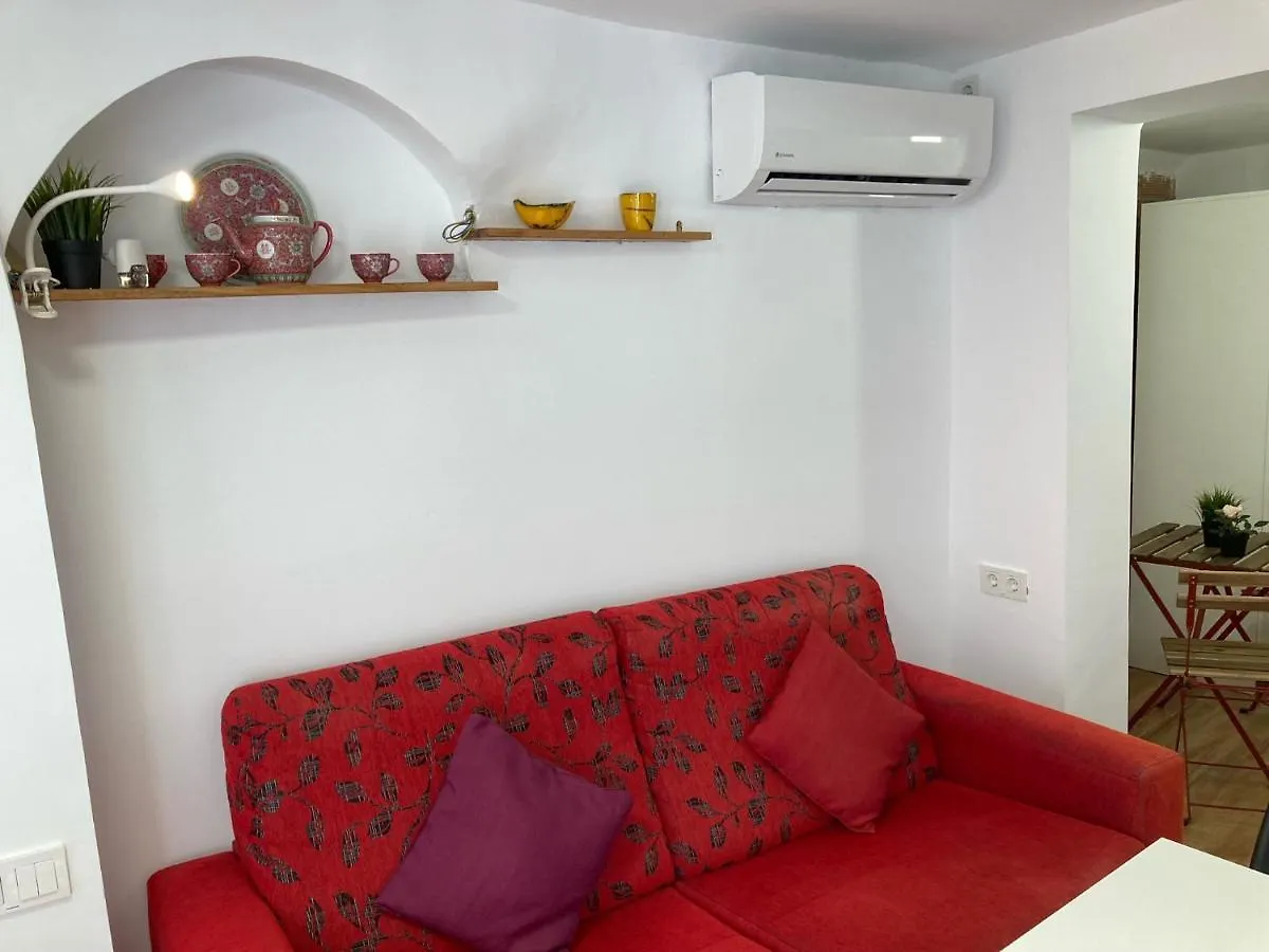 Malagueña Salerosa Apartamento - casa mata de 1 a 4 dormitorios con terraza o patio propio Málaga