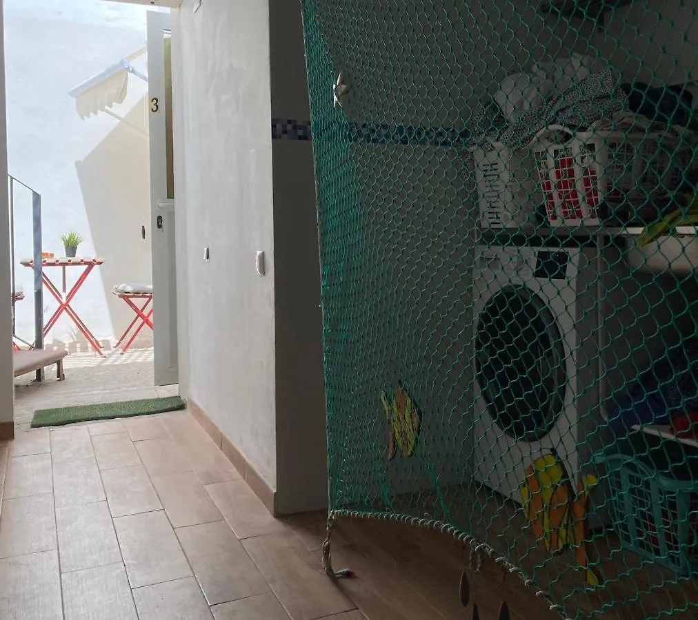 Malagueña Salerosa Apartamento - casa mata de 1 a 4 dormitorios con terraza o patio propio Málaga 0*,  España