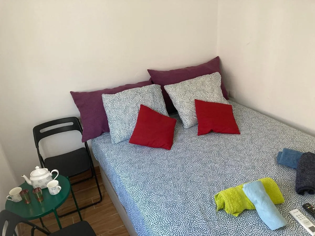 Malagueña Salerosa Apartamento - casa mata de 1 a 4 dormitorios con terraza o patio propio Málaga